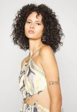 Cult Gaia Aphrodite Gown - Robe De Soirée - Aloe Multi -Mode et Luxe Boutique fb99f9aca7e447609c55acae28b5b1b0